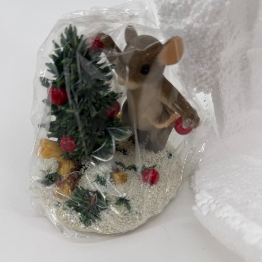 Charming Tails Fitz and Floyd A Berry Tiny Tree Mouse Figurine 98/311 New in Box
